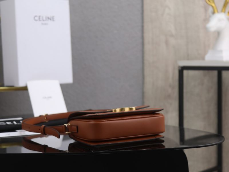 Ce1i*e triomphe bags